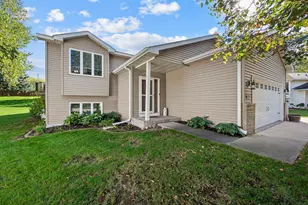 6982 Carlyle Rd, Woodbury, MN 55125 - Photo 3