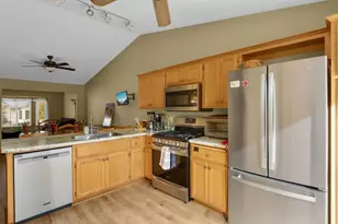 12818 Glen Ct, Apple Valley, MN 55124 - Photo 11