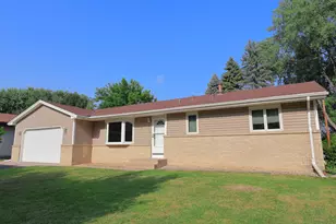 67 13th Ave SW, New Brighton, MN 55112 - Photo 3