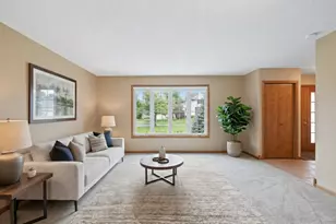 13640 Gardenia Path, Apple Valley, MN 55124 - Photo 7
