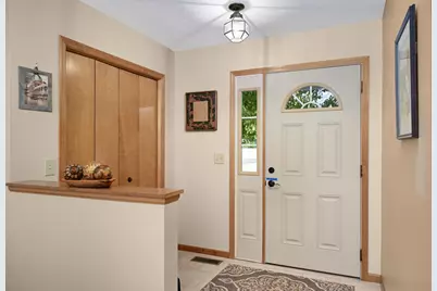 4036 Hampshire Avenue N, Crystal, MN 55427 - Photo 3