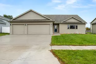 1240 38th Ave S, Moorhead, MN 56560 - Photo 1