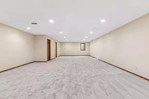9813 Wedgewood Cir, Woodbury, MN 55125 - Photo 41