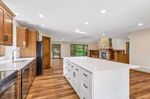 9813 Wedgewood Cir, Woodbury, MN 55125 - Photo 19
