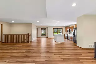 9813 Wedgewood Cir, Woodbury, MN 55125 - Photo 23