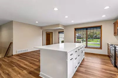 9813 Wedgewood Circle, Woodbury, MN 55125 - Photo 17