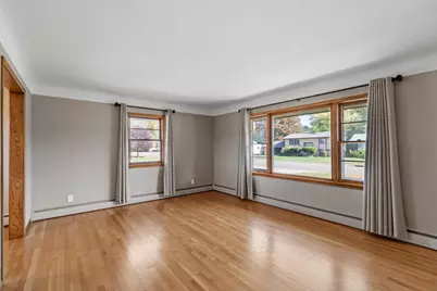5641 Regent Avenue N, Crystal, MN 55429 - Photo 5