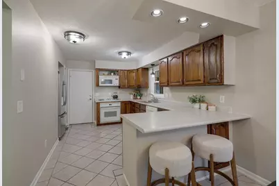 1440 Valley View Road, Chaska, MN 55318 - Photo 9