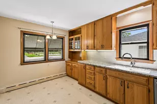 3739 Lee Ave N, Robbinsdale, MN 55422 - Photo 3