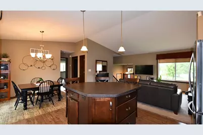 201 Golden Bear Lane, Zumbrota, MN 55992 - Photo 9
