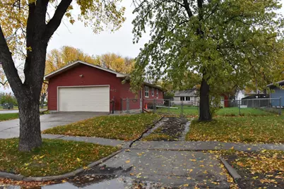 402 Maple Lane, Moorhead, MN 56560 - Photo 47