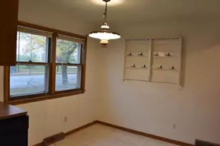 402 Maple Ln, Moorhead, MN 56560 - Photo 9