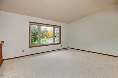 16556 Illinois Avenue, Lakeville, MN 55044 - Photo 15