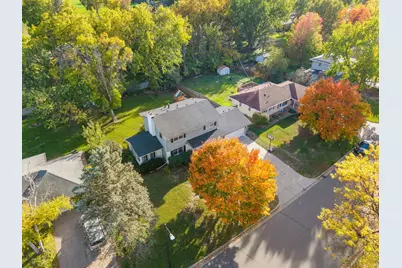 4401 78th Avenue N, Brooklyn Park, MN 55443 - Photo 3