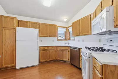 1903 Granite Avenue N, Oakdale, MN 55128 - Photo 7