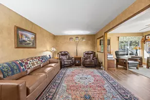 911 Neal Ave SW, Hutchinson, MN 55350 - Photo 21