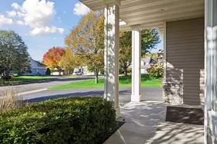 6033 Summit Ct S, Cottage Grove, MN 55016 - Photo 3