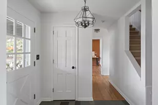 355 Margaret Cir, Wayzata, MN 55391 - Photo 3