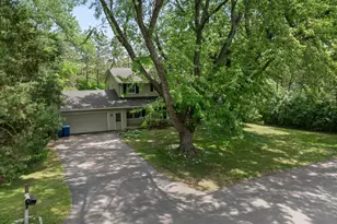 355 Margaret Cir, Wayzata, MN 55391 - Photo 73