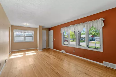 5254 Kentucky Avenue N, Crystal, MN 55428 - Photo 9