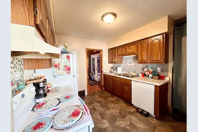 904 3rd Street SW, Willmar, MN 56201 - Photo 5