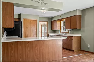 705 S 2nd St, La Crescent, MN 55947 - Photo 23