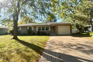 2819 Farrington St, Roseville, MN 55113 - Photo 3