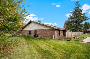 1070 Zanzibar Ln N, Plymouth, MN 55447 - Photo 21