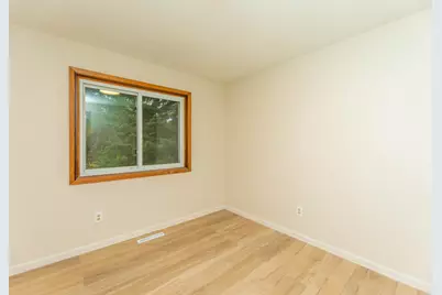 6908 64th Avenue N, Brooklyn Park, MN 55428 - Photo 11