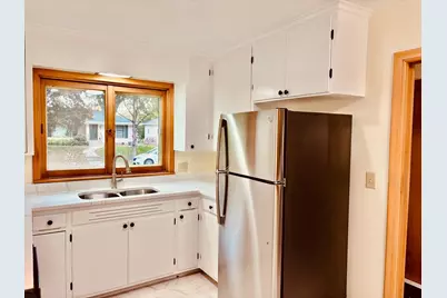 840 Montana Avenue W, Saint Paul, MN 55117 - Photo 7