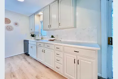 3609 Decatur Avenue N, New Hope, MN 55427 - Photo 7