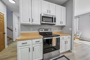 16369 Javari Ct, Lakeville, MN 55044 - Photo 9