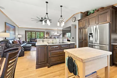 10116 Pleasant Avenue S, Bloomington, MN 55420 - Photo 5