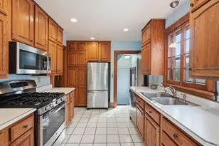 442 Mount Curve Blvd, Saint Paul, MN 55105 - Photo 19