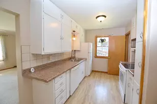 806 5th St NE, Staples, MN 56479 - Photo 5