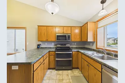 6724 Black Spruce Street, Saint Cloud, MN 56303 - Photo 7