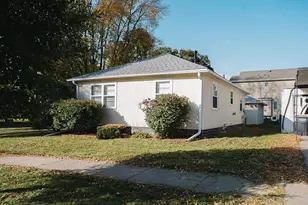 227 E 9th St, Blue Earth, MN 56013 - Photo 49