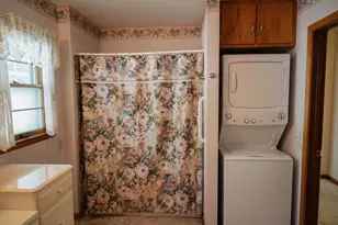 227 E 9th St, Blue Earth, MN 56013 - Photo 17