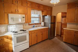 227 E 9th St, Blue Earth, MN 56013 - Photo 11