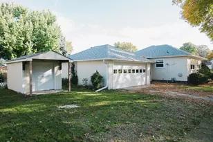 227 E 9th St, Blue Earth, MN 56013 - Photo 43
