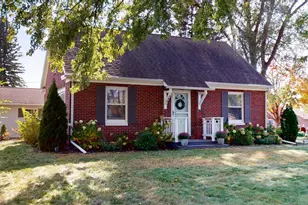 140 6th St SE, Glenville, MN 56036 - Photo 1