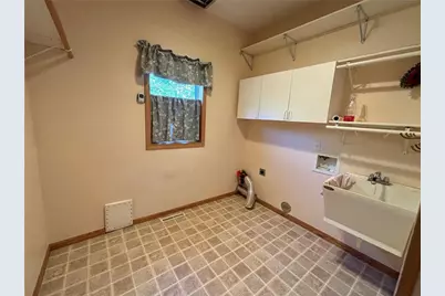 322 Oriole Avenue N, Thief River Falls, MN 56701 - Photo 13