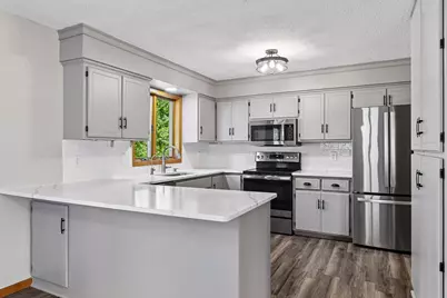 2621 Emerald Lane, Shakopee, MN 55379 - Photo 7