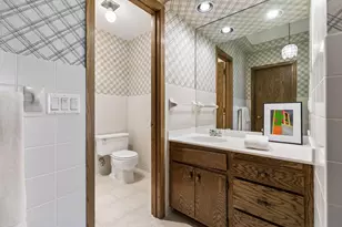 1235 Yale Pl, Minneapolis, MN 55403 - Photo 21