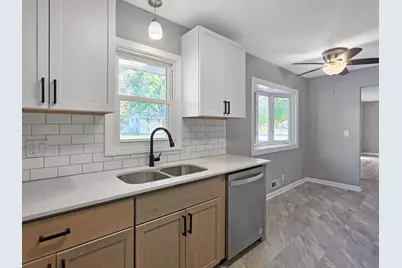 9312 Oakland Avenue S, Bloomington, MN 55420 - Photo 5