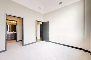 1010 S 7th St, Minneapolis, MN 55415 - Photo 13