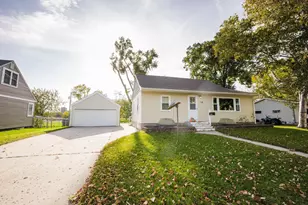 118 S Oregon Ave, Morris, MN 56267 - Photo 1