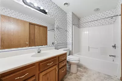 324 Valley View Drive SE, Willmar, MN 56201 - Photo 17