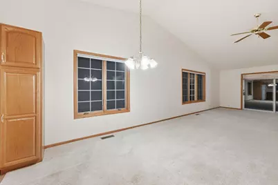 324 Valley View Drive SE, Willmar, MN 56201 - Photo 9