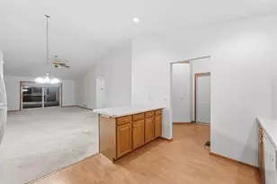 324 Valley View Dr SE, Willmar, MN 56201 - Photo 7